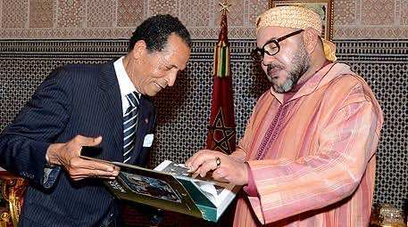 مصور الملوك الثلاثة دون حذاء- صورة