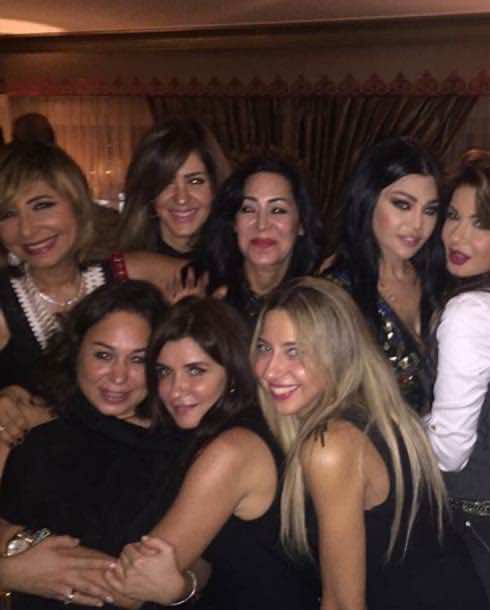 نجمة عربية تنفصل عن زوجها