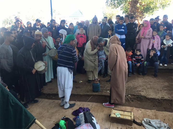 آلاف المريدين يغرقون ضريح "الشيخ الكامل" على إيقاع "الجذبة"!- صور وفيديو
