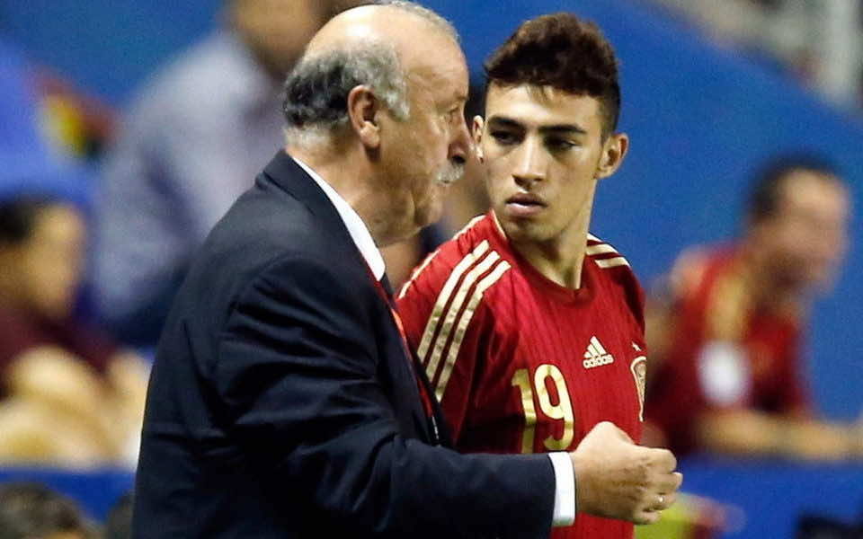 صانع مجد الإسبان يشعر بالذنب ويطالب بالسماح للحدادي بتمثيل الأسود