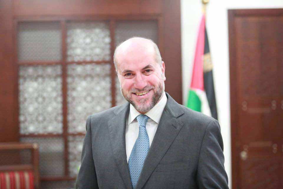 هل حجب الإماراتيون مستشار عباس على "ميدي 1 تيفي"؟