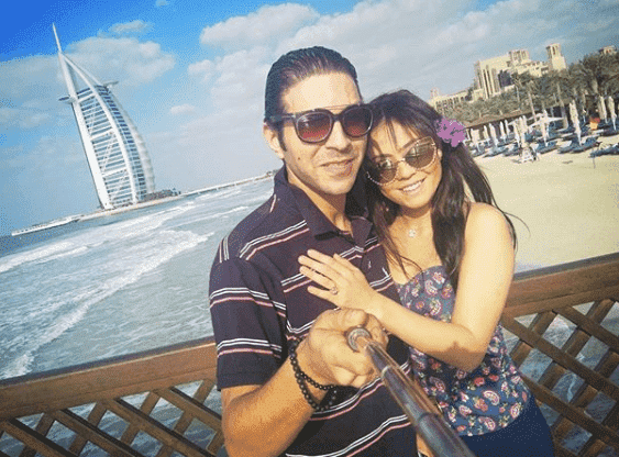 أنس الباز وزوجته في رحلة رومنسية خارج المغرب - فيديو