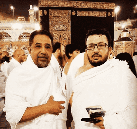 الشاب خالد يؤدي مناسك العمرة ويحيي حفلا فنيا في جدة - صور/ فيديو