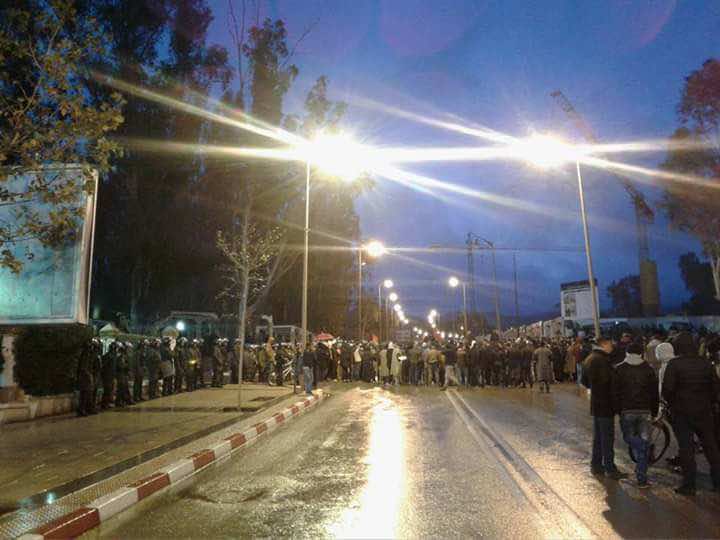 عاجل..احتجاجات الكهرباء تخلف 4 معتقلين بجرادة