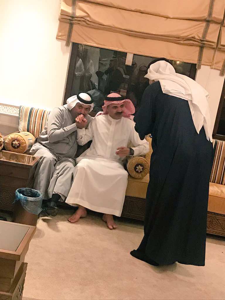 بعد خروجه من "الريتز"..مسؤول سعودي يحتفل ويتحدث عن ظروف الاعتقال - فيديو-