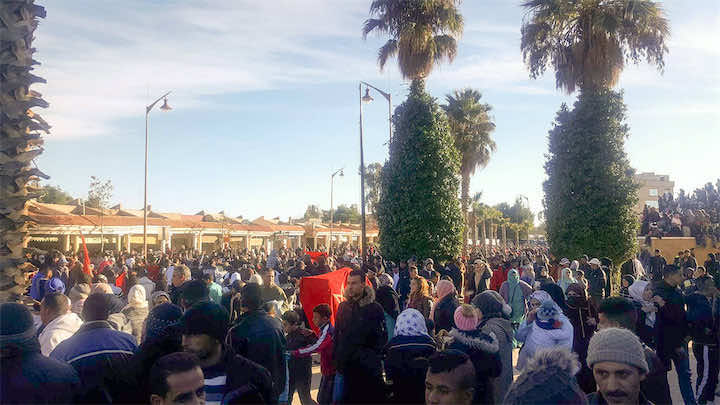 حراك جرادة يتواصل..والمحتجون يرفعون شعارات ضد النقابات والسلطة