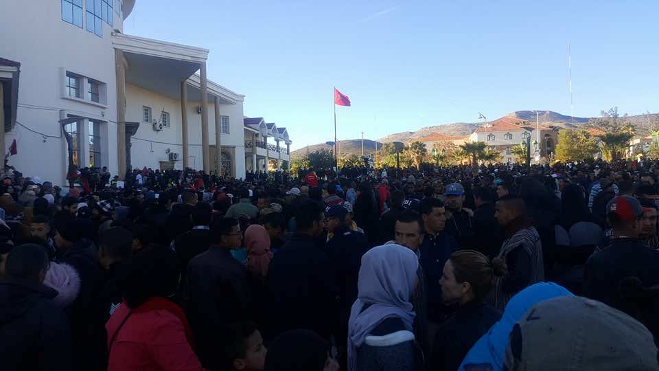 بعد أسبوع من ضبط النفس .. الأمن يقوم بأول تدخل له في إقليم جرادة -صور