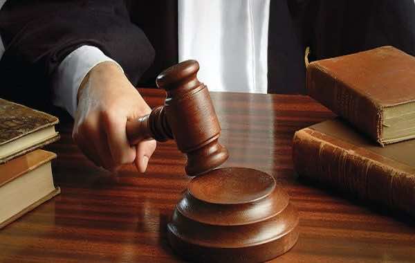 الخلفي: لا دخل للحكومة في مقاضاة الصحافيين الأربعة