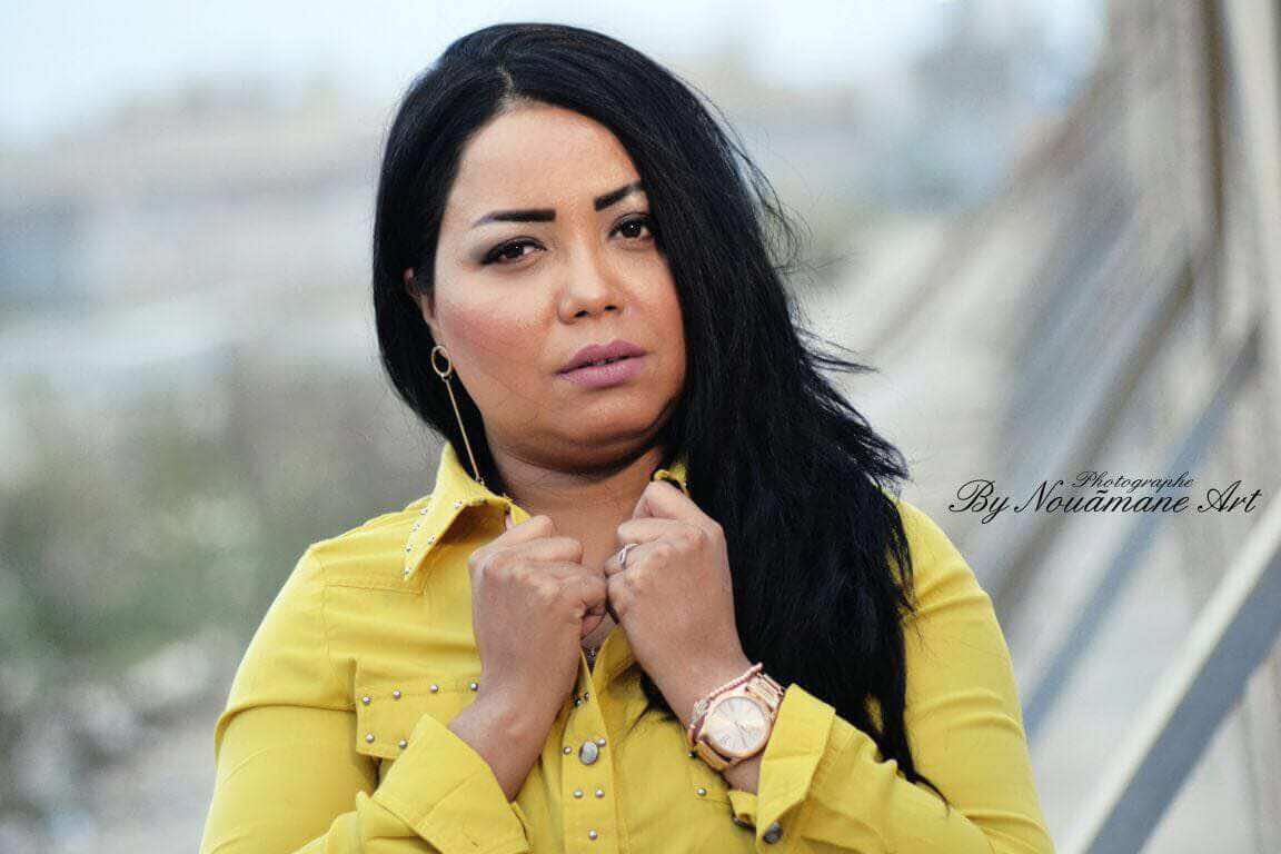 الشابة ماريا تعود بكليب جديد من برشلونة - صور