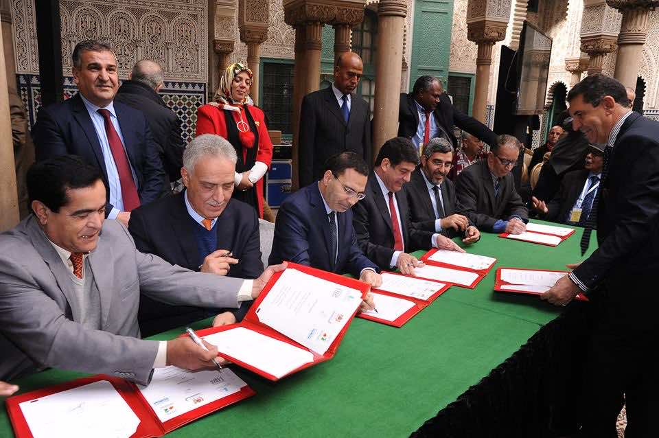 الخلفي يوقع مذكرة تفاهم لتعزيز البحث العلمي بجهة البيضاء