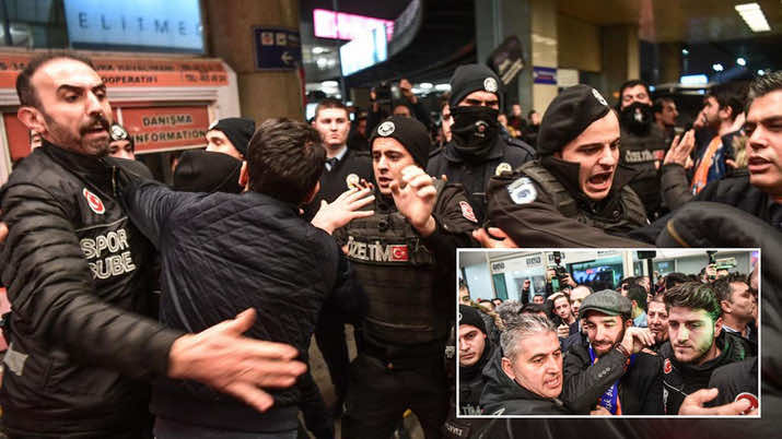 جماهير تركية : لسنا إرهابيين نحن فقط عشاق لكرة القدم