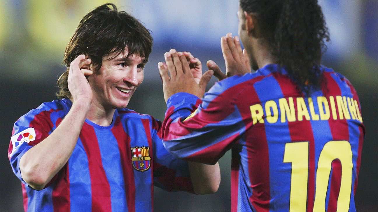 رونالدينيو: ميسي لاعب "عظيم" ولا يمكن مقارنته مع أي لاعب