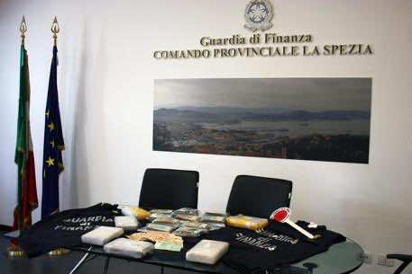 حجز مخدرات بقيمة نصف مليار سنتيم في حوزة مغربي بإيطاليا