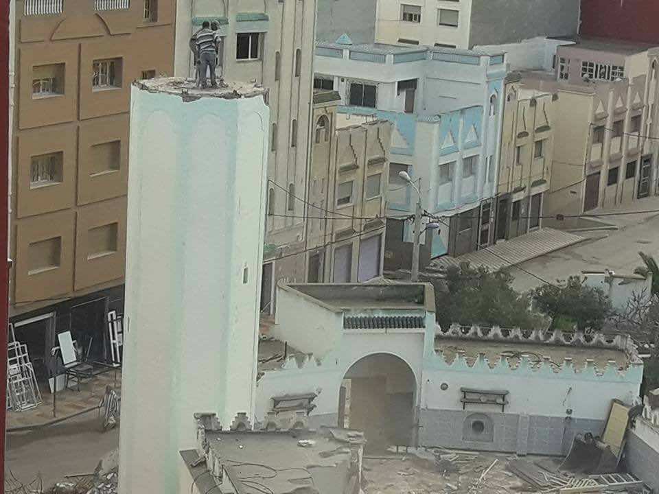 خطيب المسجد العتيق يسرد تفاصيل حادثة المسجد واقتحام الزفزافي