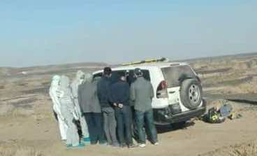 العثور على أستاذ مكبلا داخل سيارته ومقتولا في الصحراء- الصورة