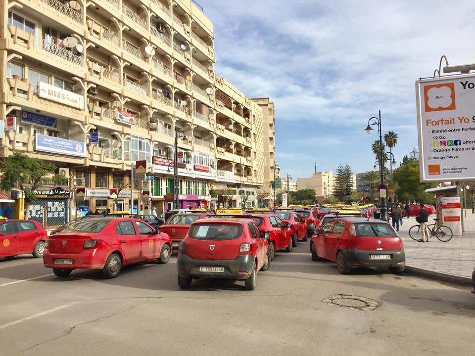 إضراب النقل يتواصل بالشرق والداخلية تطلب الحوار