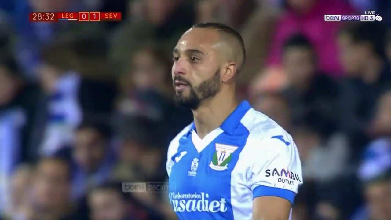 الزهر يحرج رونار في مباراة برشلونة
