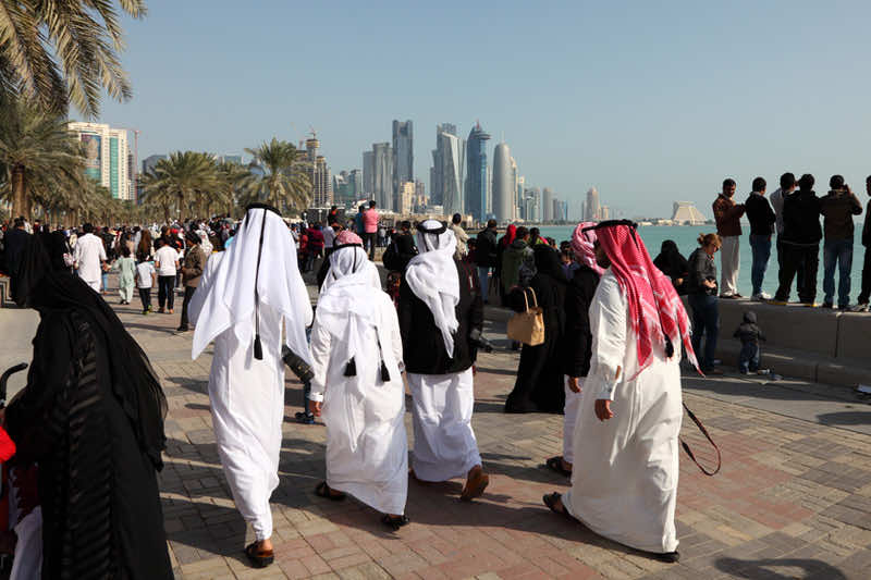 الترحيل وغرامة ب5 ملايين تنتظر المغاربة العاملين بمهن "خاصة بالسعوديين"