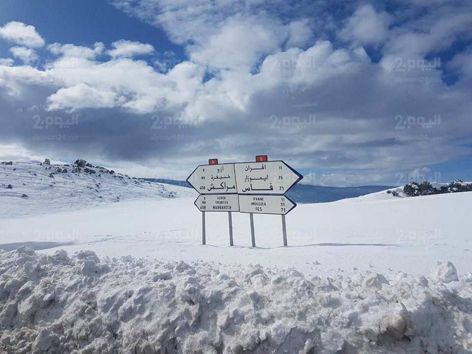 انخفاض كبير في درجة الحرارة بإفران.. والثلوج تحطم رقما قياسيا- صور