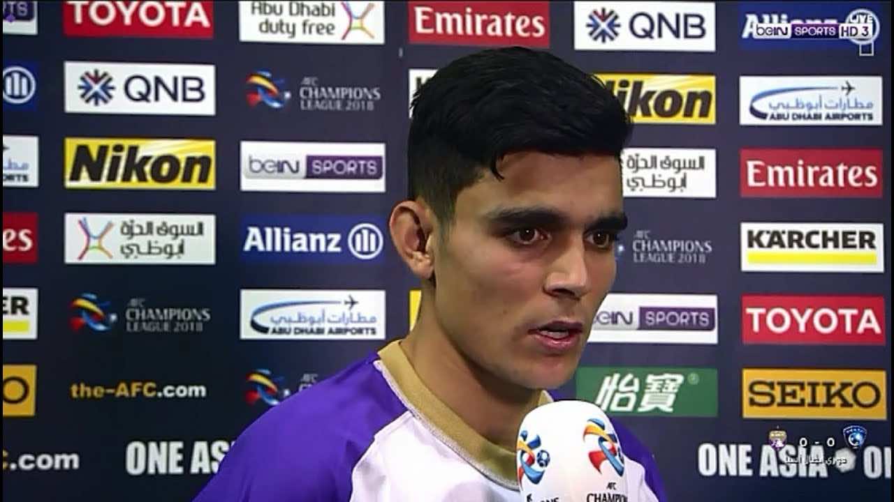 بنشرقي يغني "إنت معلم" لسعد لمجرد في الطائرة للاعب سعودي