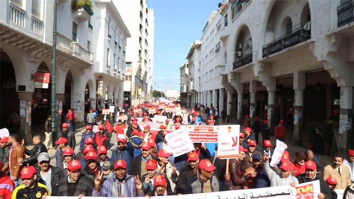 مهنيو النقل ينقلون غضبهم من ارتفاع أسعار المحروقات إلى الرباط