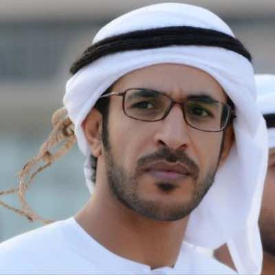 إعلامية قطرية تعرض 15 ألف دولار لمن يضرب "بالحذاء" مدونا إماراتيا !