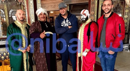 السلطان أدومة و"حريمه" في صورة جديدة-فيديو