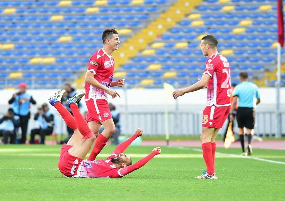 الوداد يحسم كلاسيكو القمة أمام الجيش بثلاثية-فيديو-