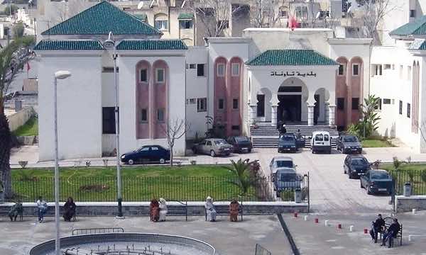 مثير.. مرشح جماعي ابتلع أوراق خصمه أثناء عملية فرز الأصوات!