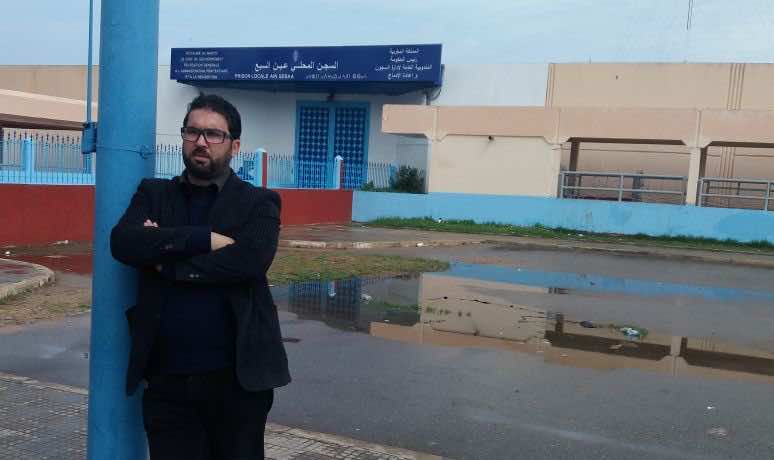 شقيق أحد معتقلي الريف يفتح النار على إدارة سجن عكاشة - الصورة