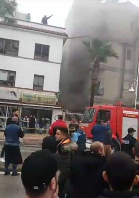 حريق مهول بإحدى مصحات تطوان والنيران تحاصر المرضى - فيديو