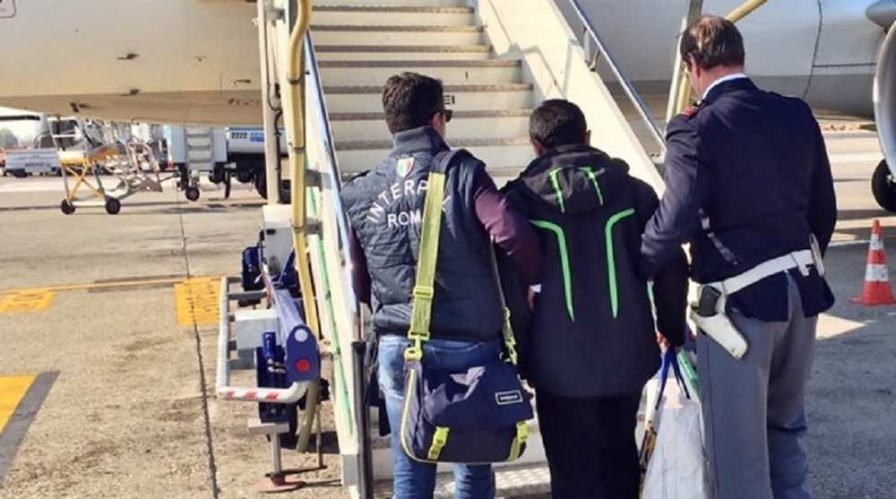 إيطاليا ترحل إماماً مغربياً "لدواعي أمنية"