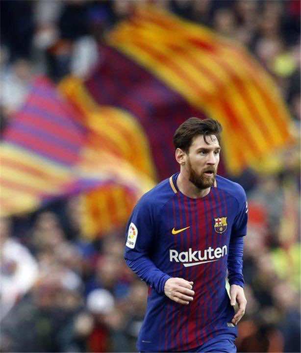 فالفيردي يعلن تشكيل برشلونة لمواجهة بيلباو في غياب سواريز
