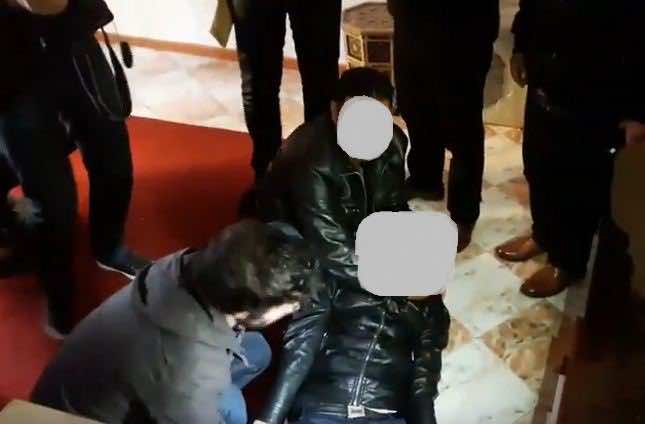 إعادة تمثيل جريمة قتل الفنان الشعبي "فاضل" في بنجدية في البيضاء - صور
