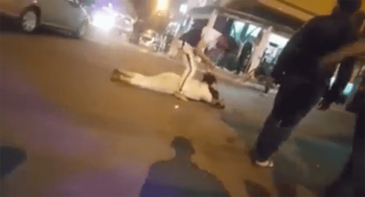 زوج "يشرمل" زوجته في الشارع العام في الدشيرة..ورجال يتفرجون ويصورون! - فيديو
