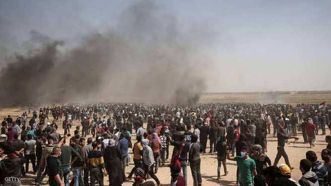 مقتل 10 فلسطينيين من بينهم صحافي بغزة والسلطة تطالب بالحماية
