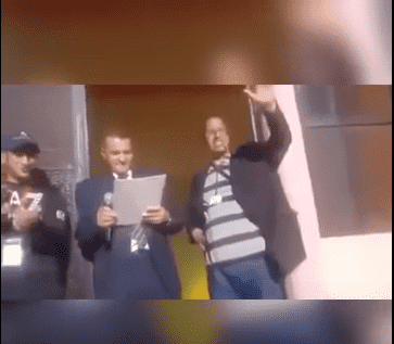 رئيس جماعة "ينحر" اللغة العربية علنا -فيديو