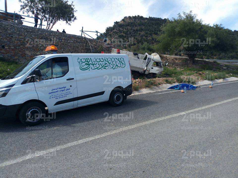 فاجعة جديدة..وفاة شاب وجرح 9 أطفال في حادث انقلاب "بيكوب" -صور