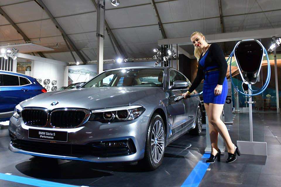 الـBMW تتصدر مبيعات السيارات الفاخرة بالمغرب منذ مطلع هذا العام