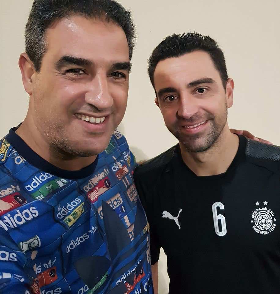 أسطورة برشلونة يوجه رسالة إلى ابن مدرب مغربي – فيديو