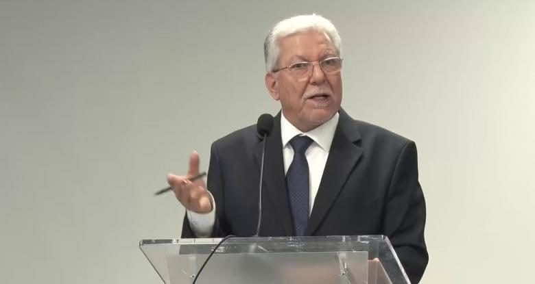 حلم قمة مغاربية يعود