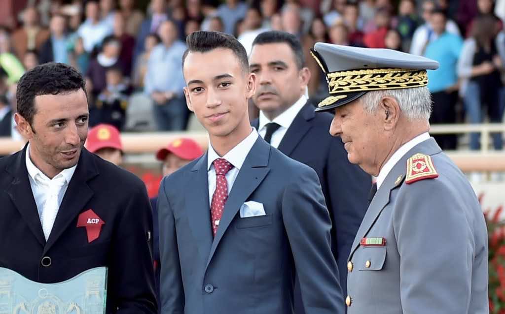 صحيفة: مولاي الحسن يجتاز امتحانات الأولى باكالوريا في ثانوية عمومية في الرباط