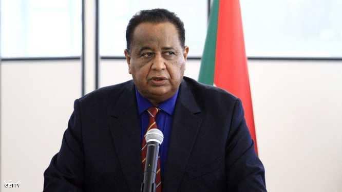 الرئيس السوداني يعفي وزير الخارجية من منصبه