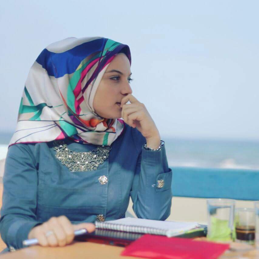 خولة لمرابطي.. قصة مغربية اختارت "Instagram" لمساعدة الأطفال المكفوفين