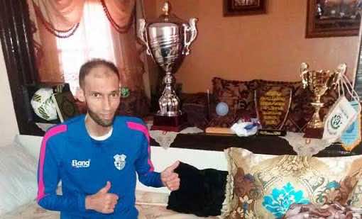 مدينة طنجة تشيع جنازة اللاعب الشهبي وبادرة إنسانية من إدارة الاتحاد - صورة