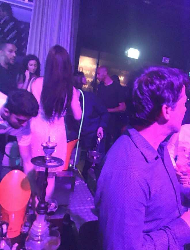 "الشيشة" والرقص يثيران حفيظة جماهير إشبيلية بعد خماسية برشلونة