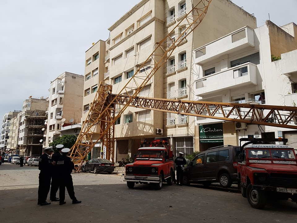 سكان معاريف بعد سقوط الرافعة: "تخلعنا..حسبناه الزلزال"- صور