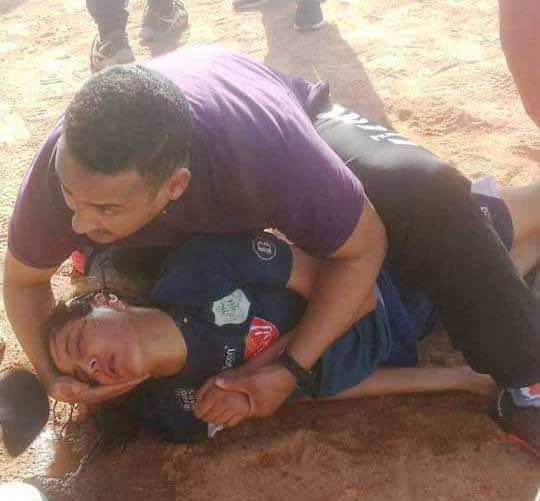 "دَركي" ينقذ لاعبة الدفاع الجديدي من موت محقق بعدما ابتلعت لسانها - صور