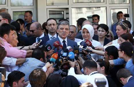 غل" يعلن عدم الترشح لمنافسة أردوغان بانتخابات الرئاسة"