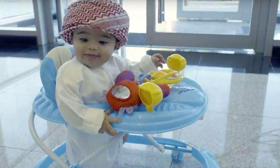 بعد تعيين طفل في هيئة طيران الإمارات.. النيابة تتحرك